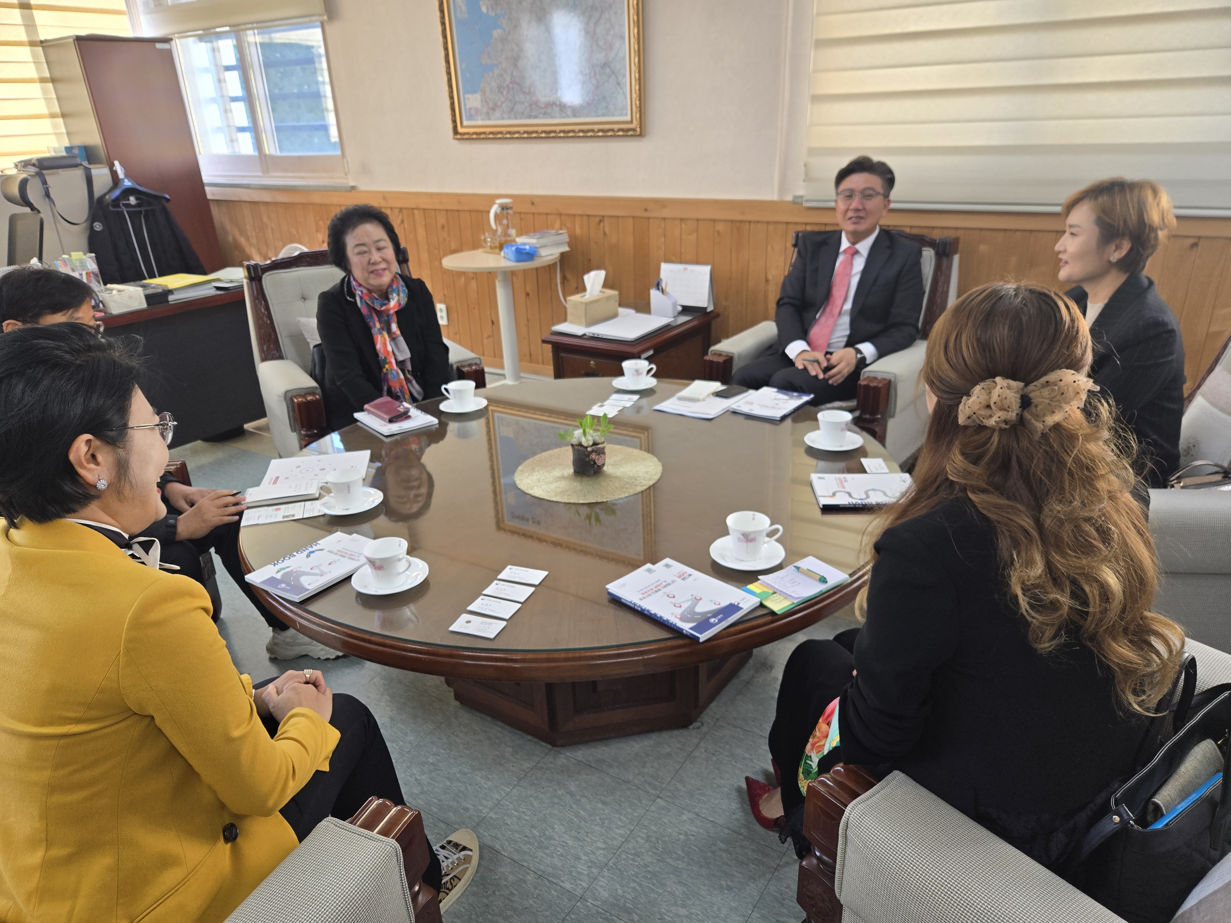 251028_한국여성경제인협회 전북지회 간담회 사진