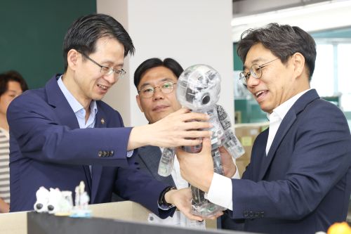 ★260716 (사진1)1 조달청 AI·로봇 산업 현장에서 ‘K-공공조달’ 추진 방향 모색